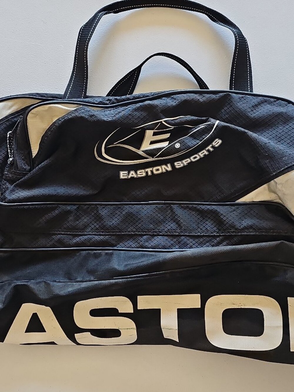 Easton Extra Large 30 L Softball/Baseball Gear Duffle Bag Blac | Cleaned | VG